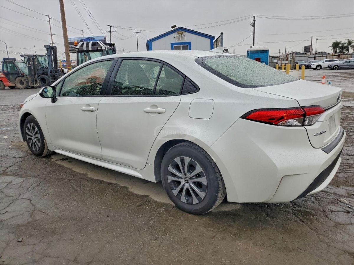 Toyota Corolla 2021 — photo 2