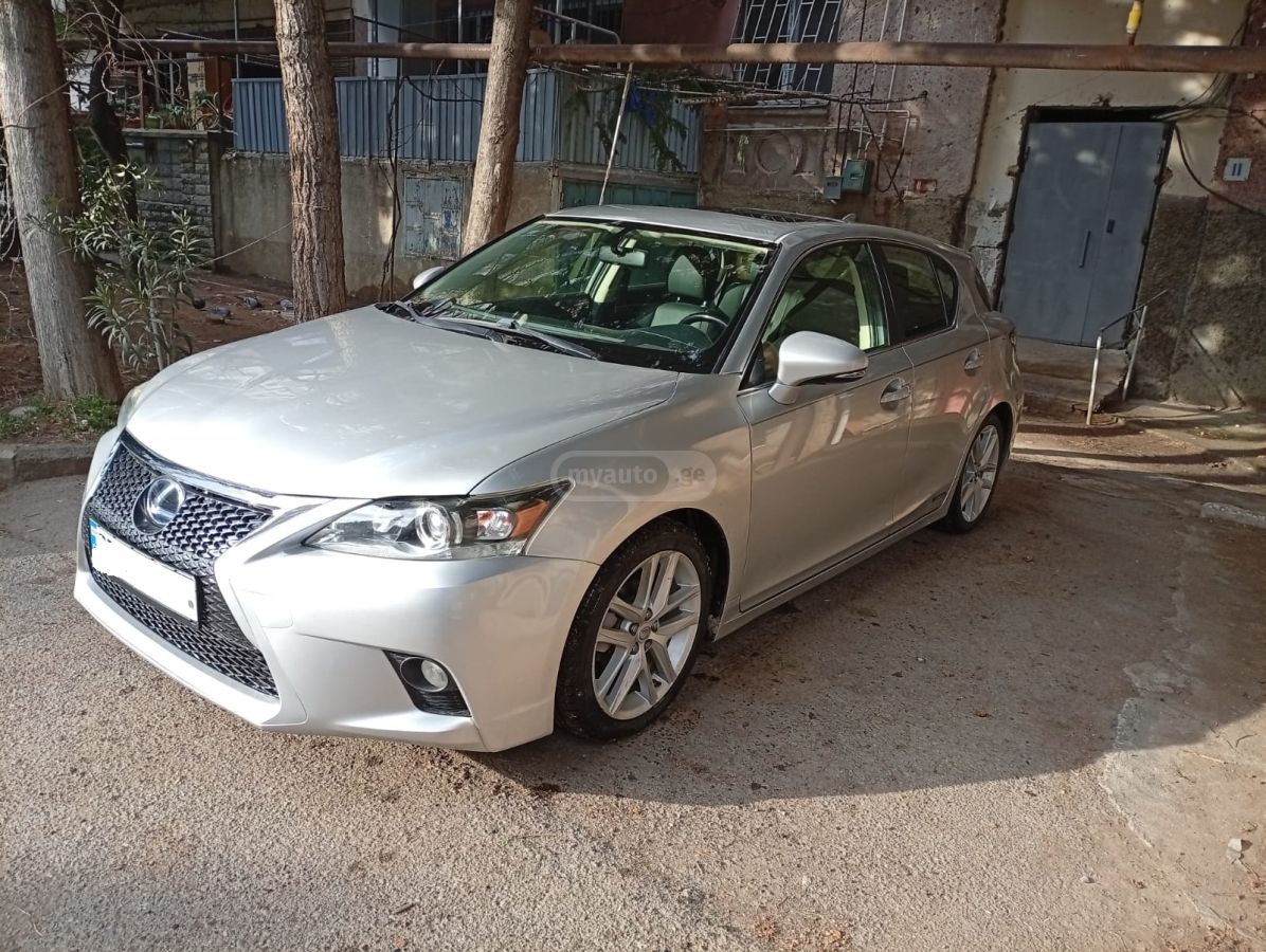 Lexus CT 200 h