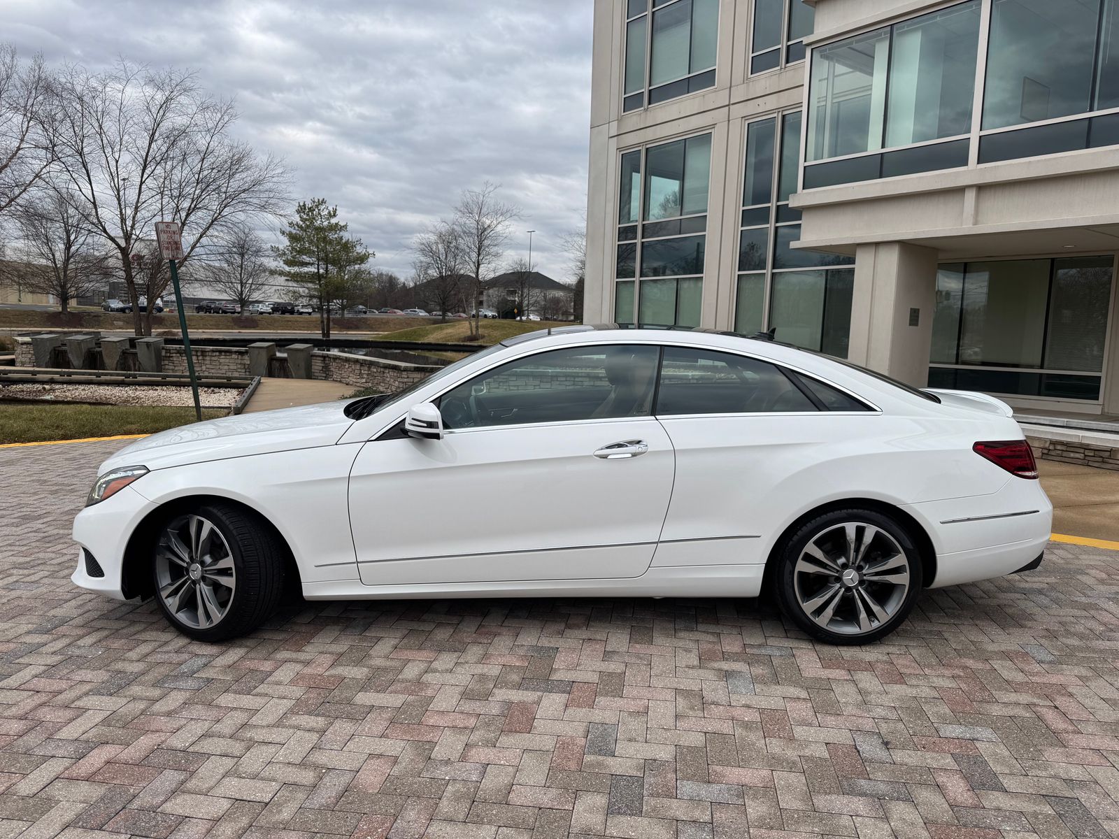 Mercedes-Benz E 400 2016 — photo 2