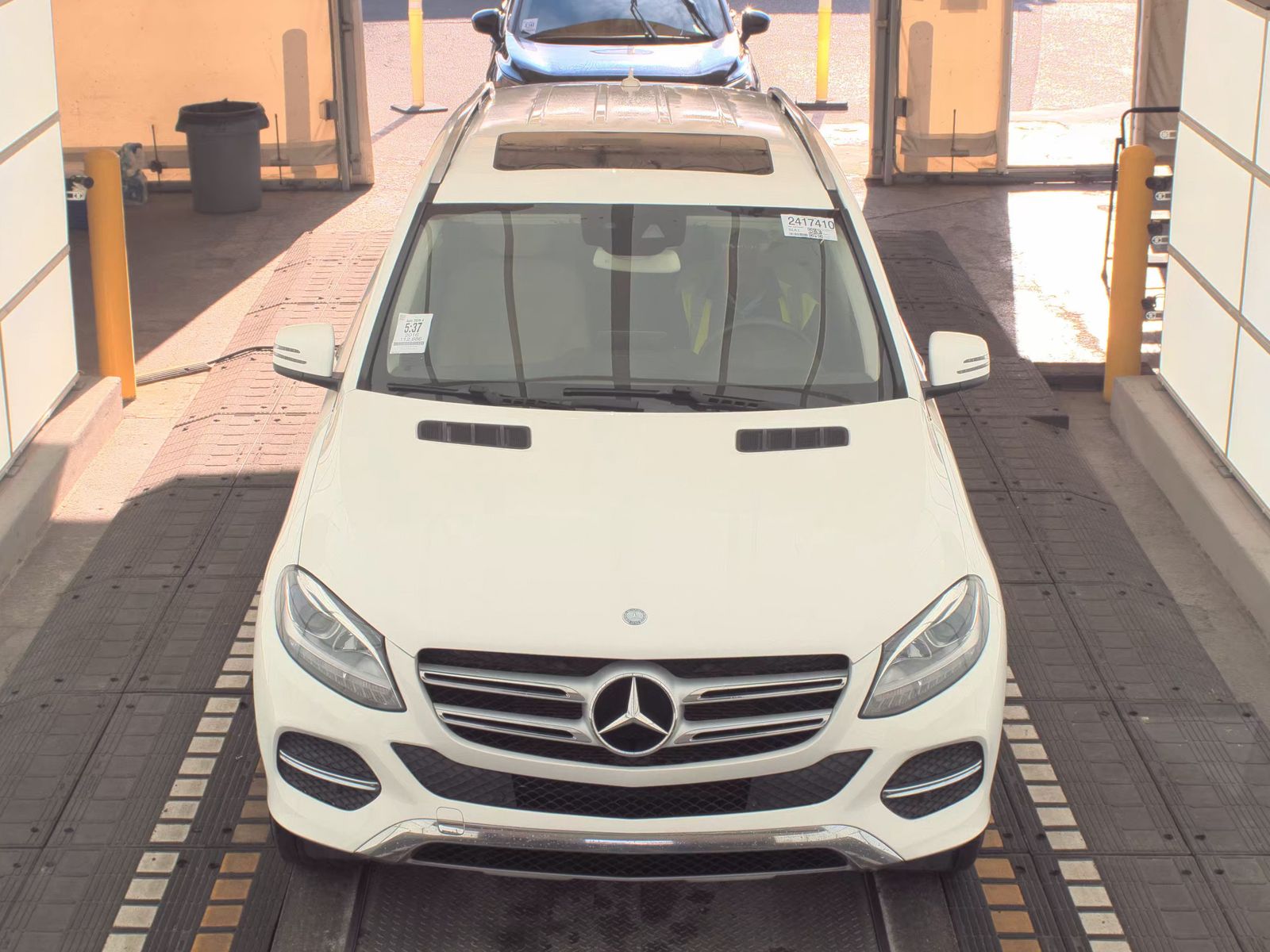 Mercedes-Benz GLE 350 2016 — photo 2