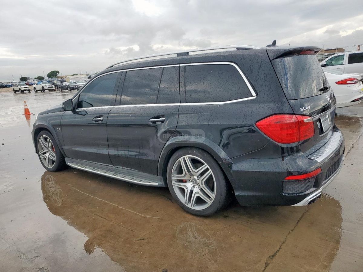 Mercedes-Benz GL 63 AMG 2015 — photo 2
