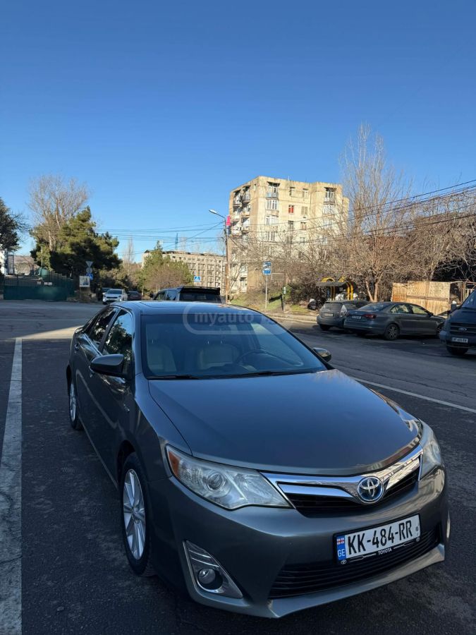 Toyota Camry 2014 — photo 2