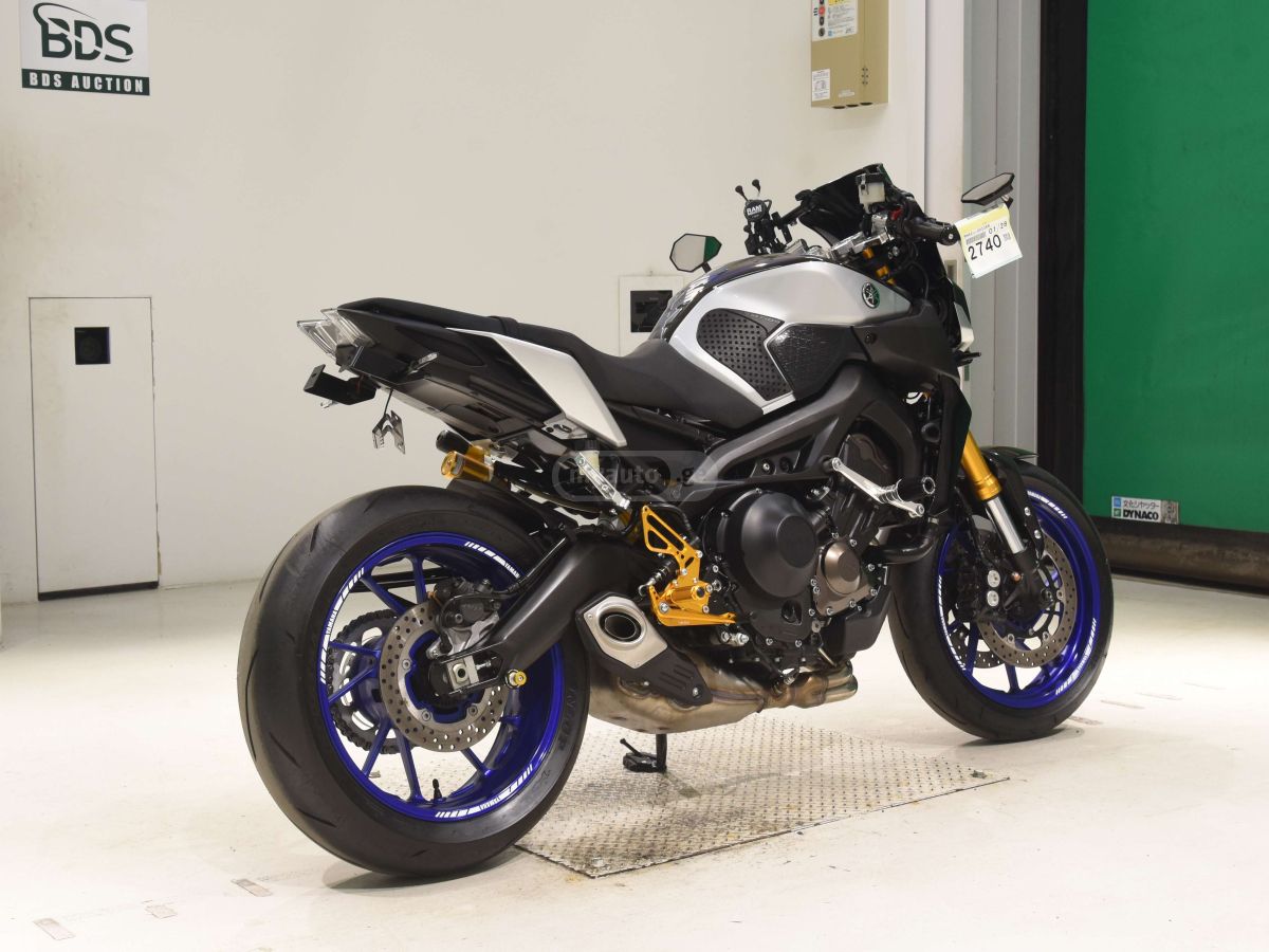 Yamaha MT-09 (FZ-09) 2018 — photo 2