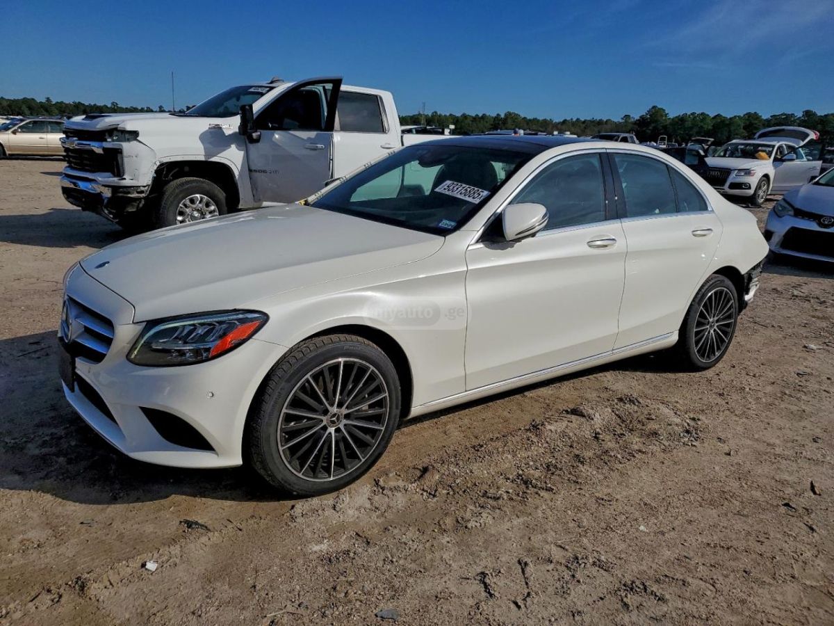 Mercedes-Benz C 300 2020 — photo 2