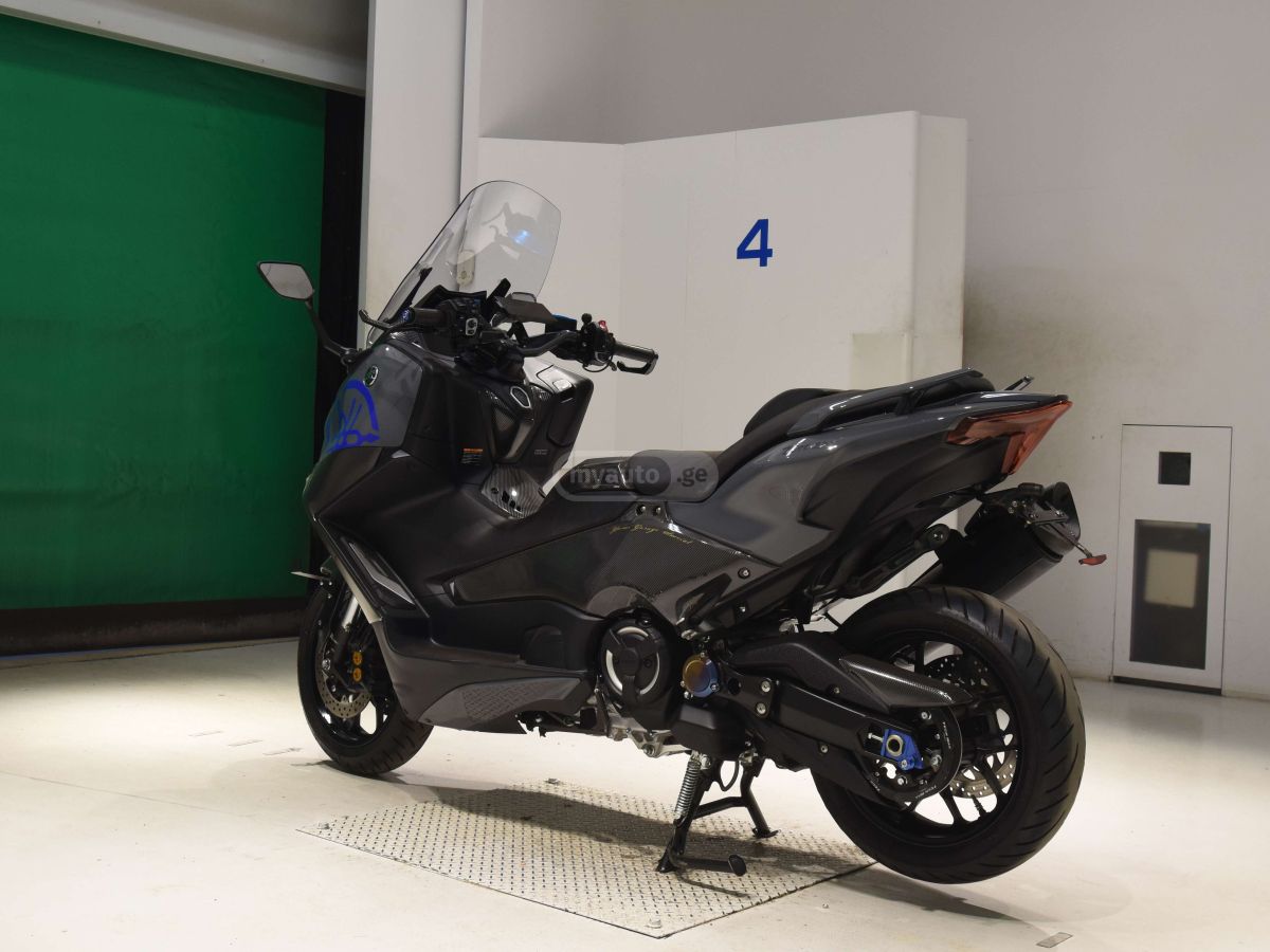 Yamaha T Max 2023 — photo 2