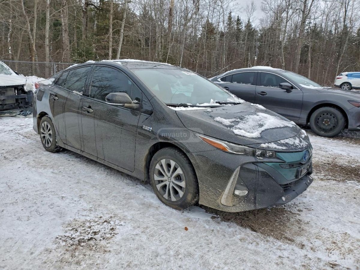 Toyota Prius 2020 — photo 2