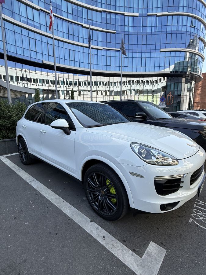 Porsche Cayenne 2016 — photo 2