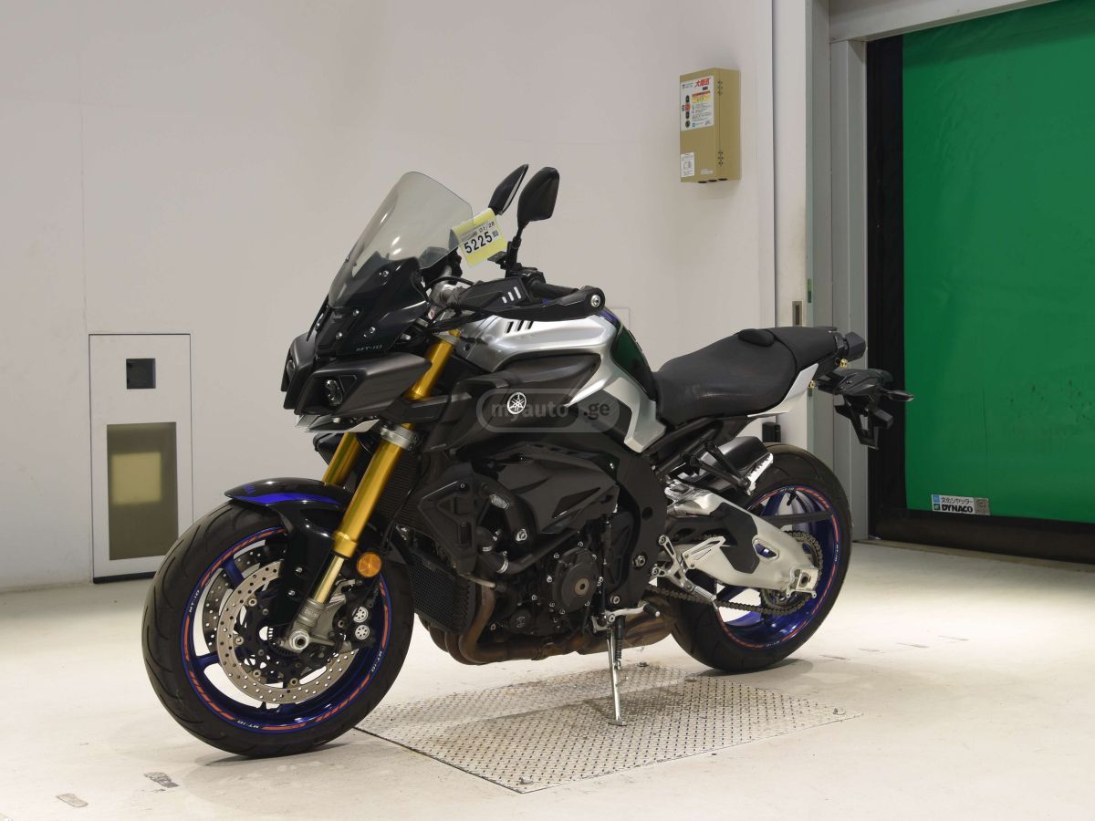 Yamaha MT-09 Tracer (FJ-09) 2017 — photo 2