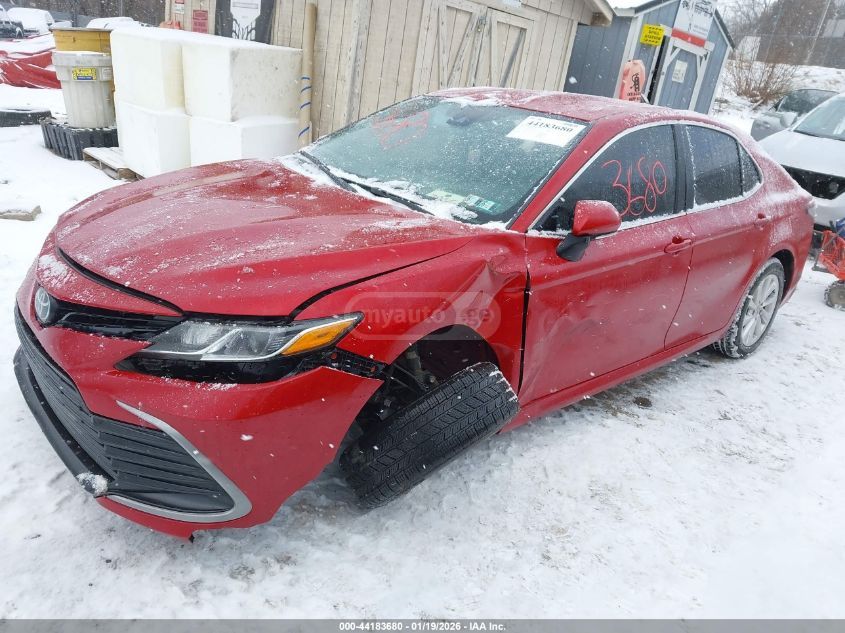 Toyota Camry 2024 — photo 2