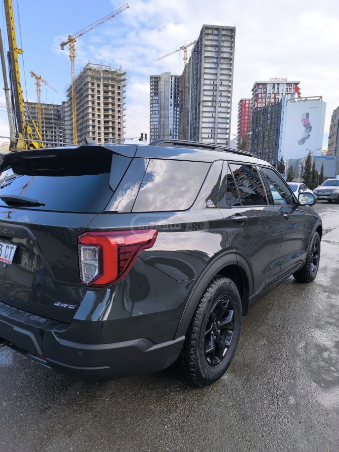Ford Explorer 2021 — photo 2