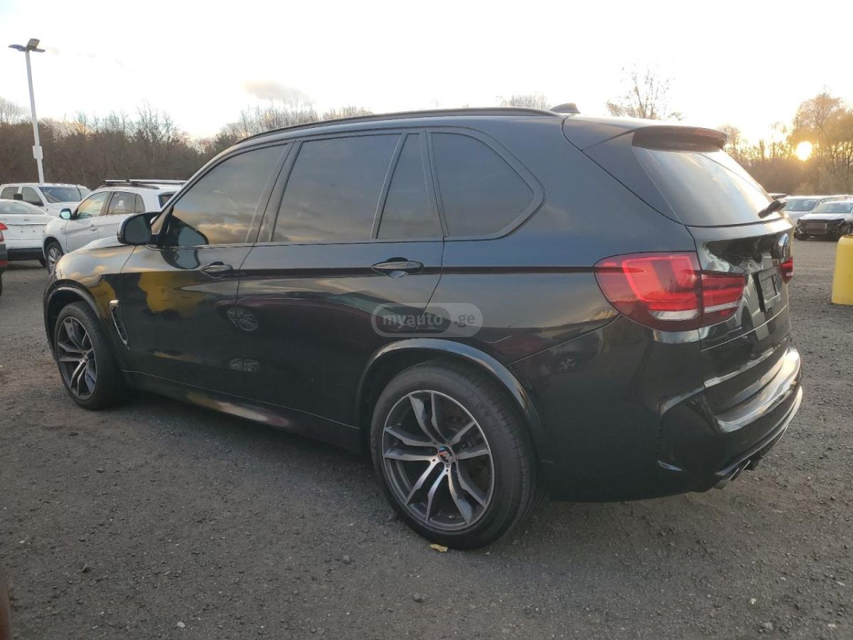 BMW X5 2017 — photo 2