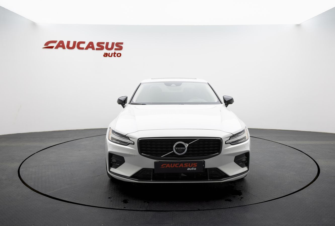 Volvo S60 2022 — photo 2