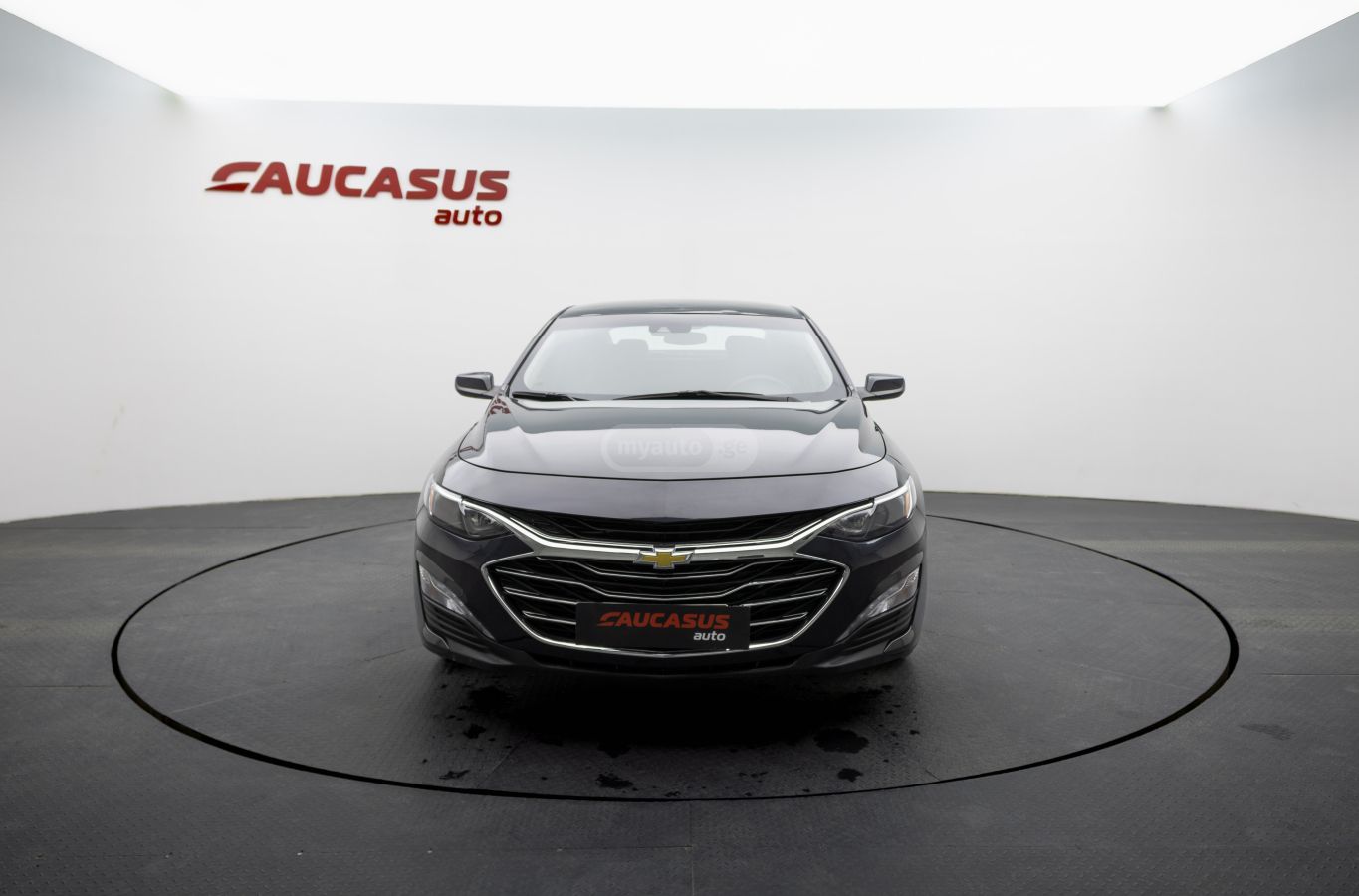 Chevrolet Malibu 2023 — photo 2