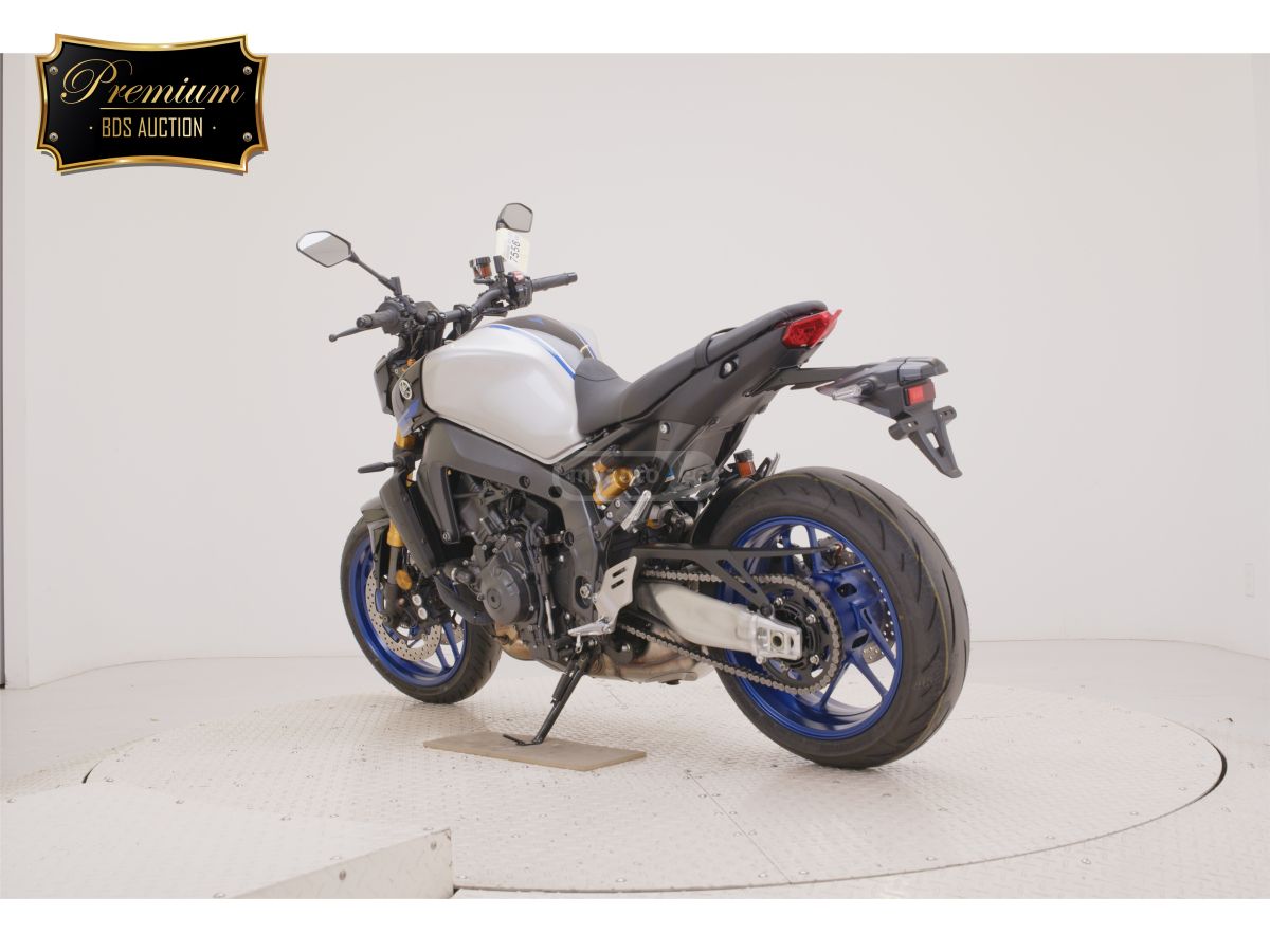 Yamaha MT-09 (FZ-09) 2022 — photo 2