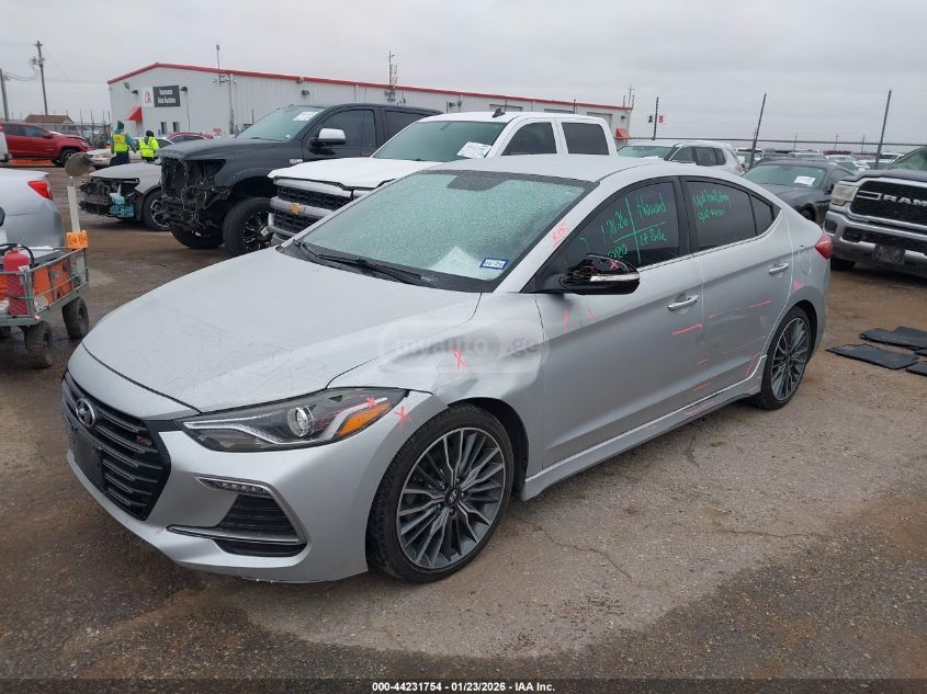 Hyundai Elantra 2017 — photo 2