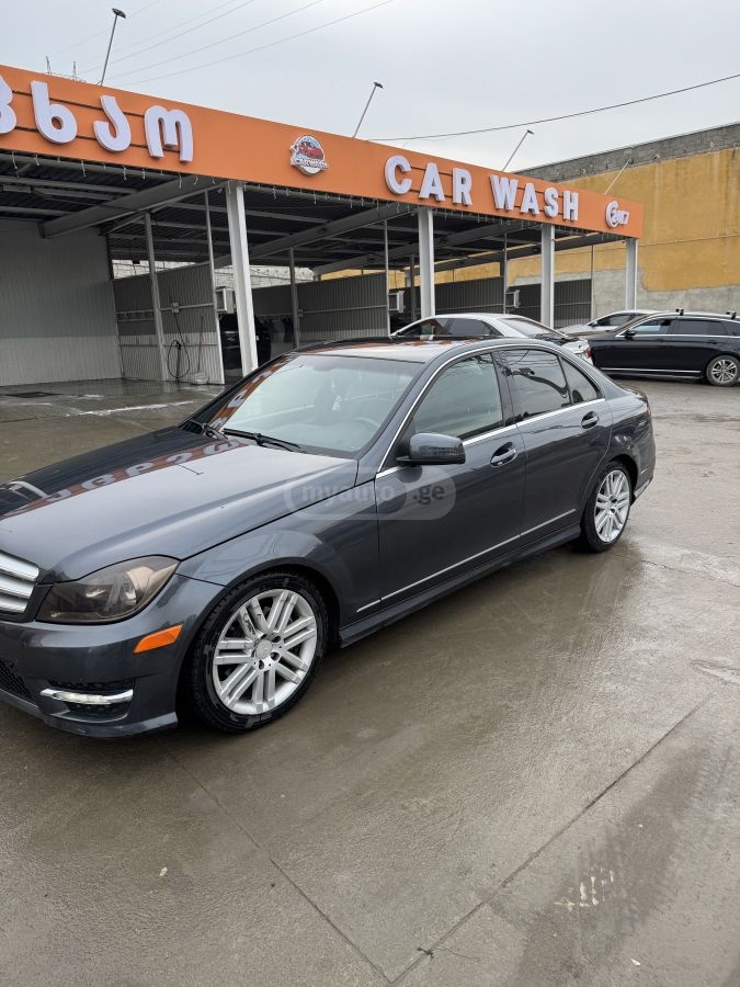 Mercedes-Benz C 180 2013 — photo 2
