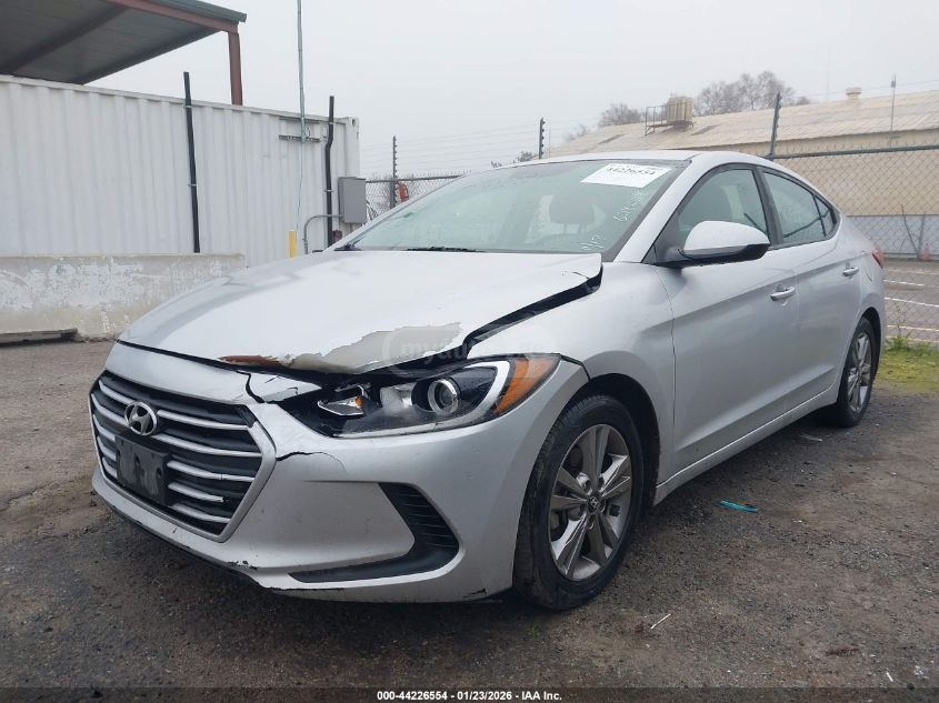 Hyundai Elantra 2018 — photo 2