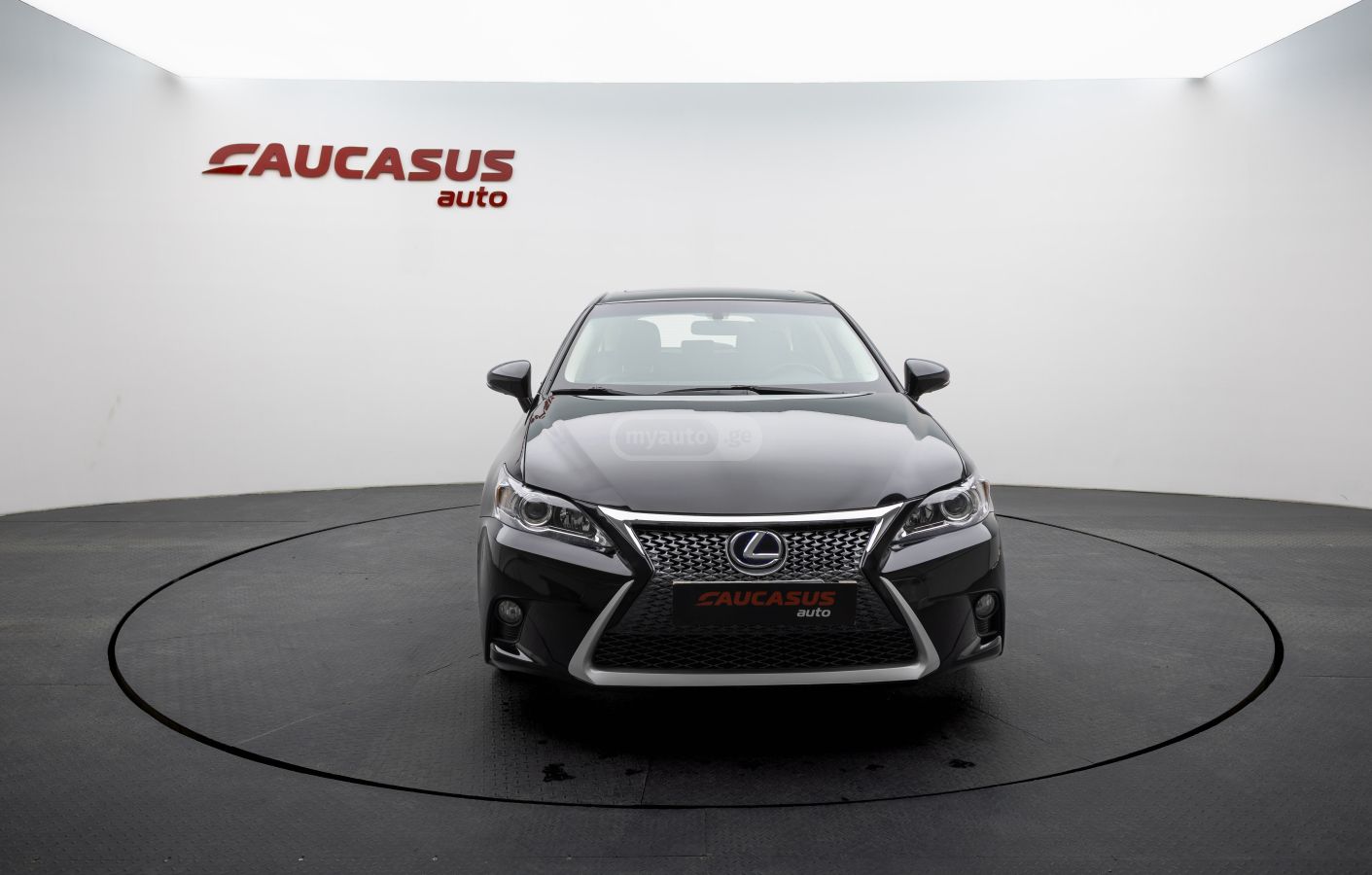 Lexus CT 200 h 2015 — photo 2