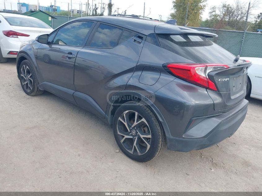 Toyota C-HR 2021 — photo 2