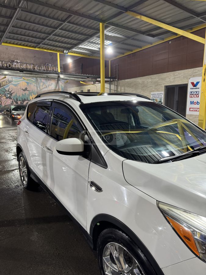 Ford Escape 2015 — photo 2