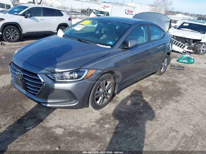 Hyundai Elantra 2018 — photo 2