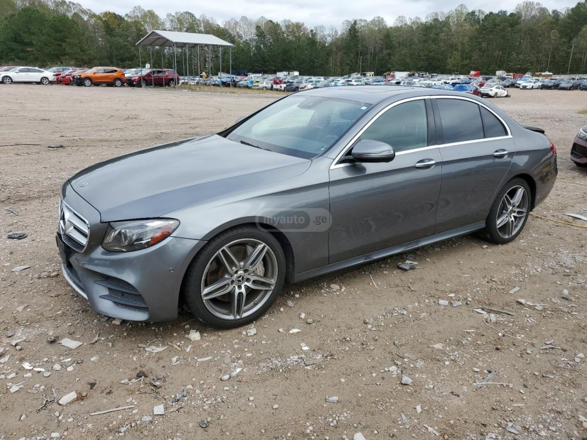 Mercedes-Benz E 300