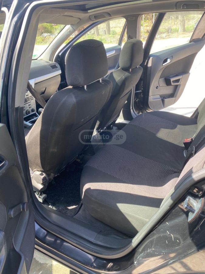 Opel Astra 2005 — photo 2