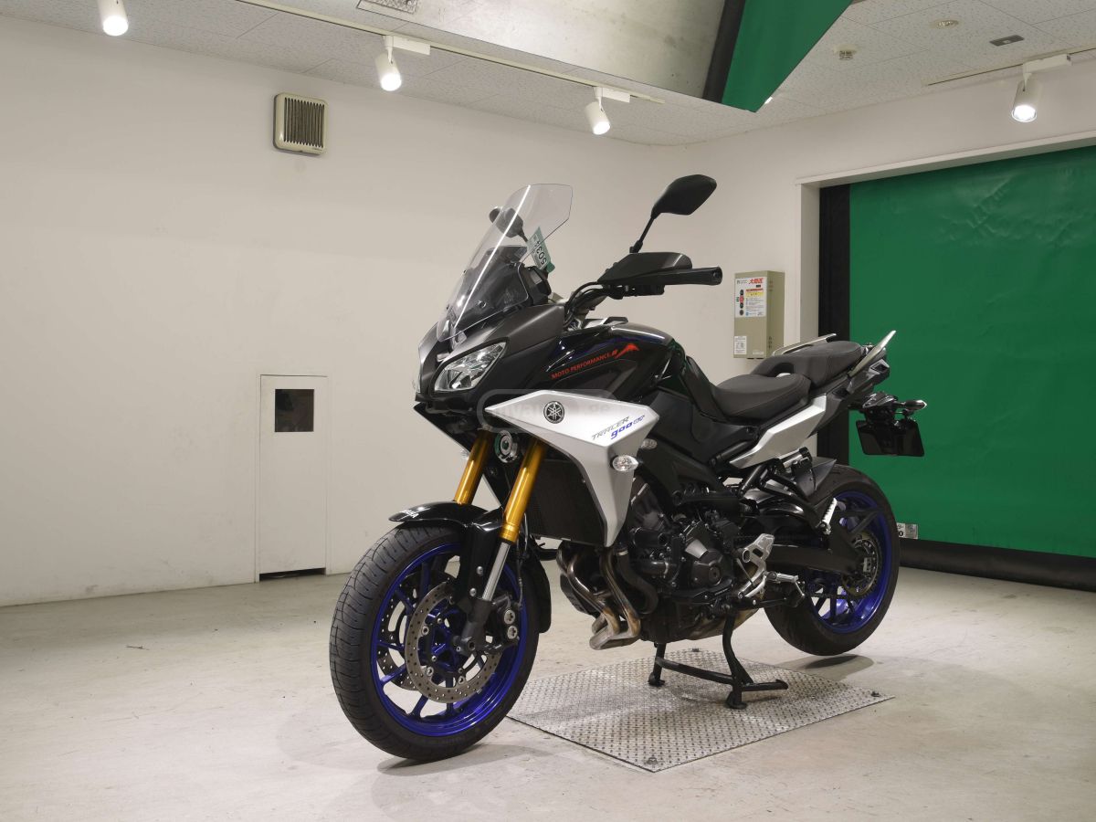 Yamaha MT-09 (FZ-09) 2015 — photo 2