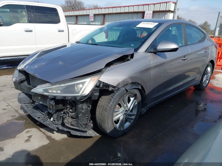 Hyundai Elantra 2020 — photo 2