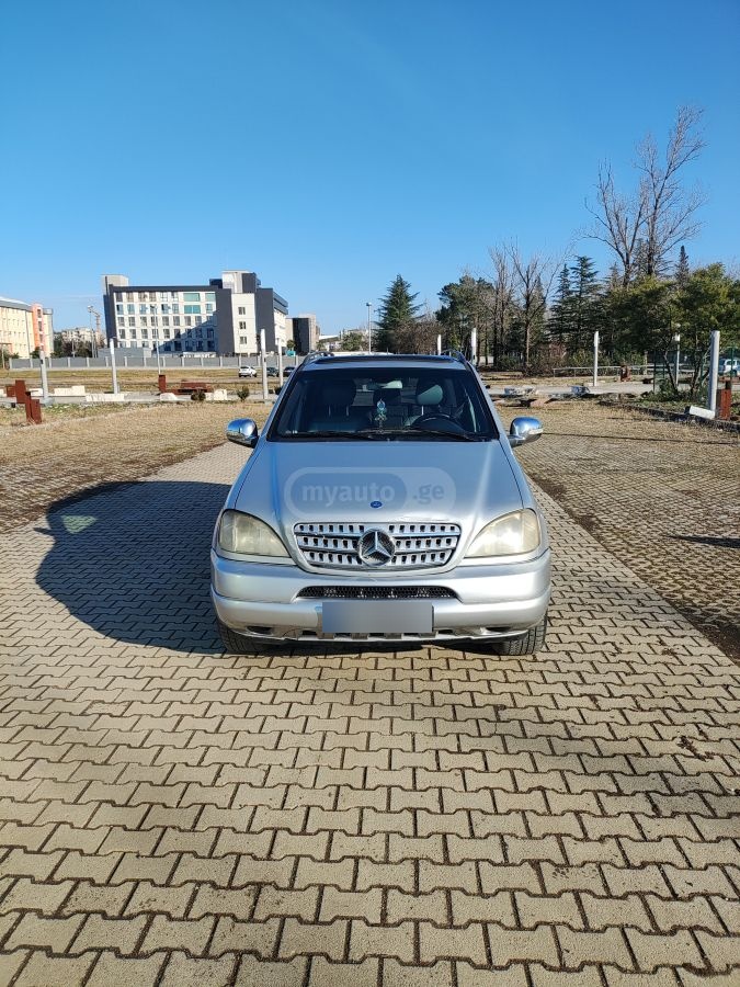 Mercedes-Benz ML 430 2001 — photo 2