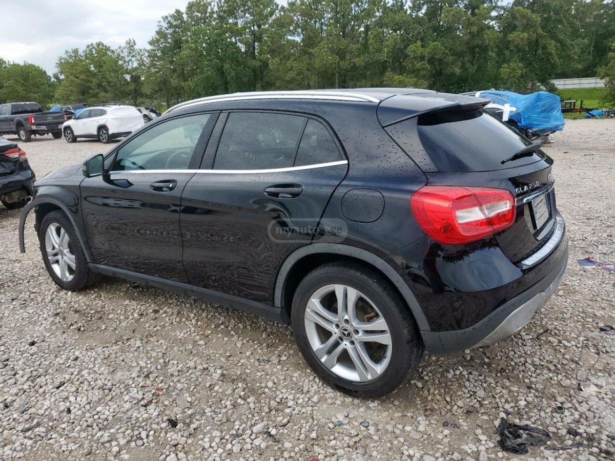Mercedes-Benz GLA 250 2019 — photo 2