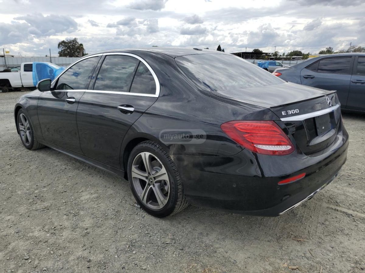 Mercedes-Benz E 300 2018 — photo 2