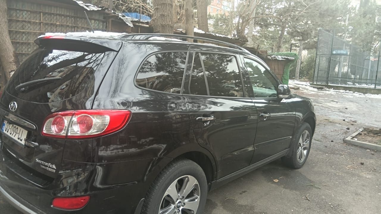 Hyundai Santa Fe 2012 — photo 2