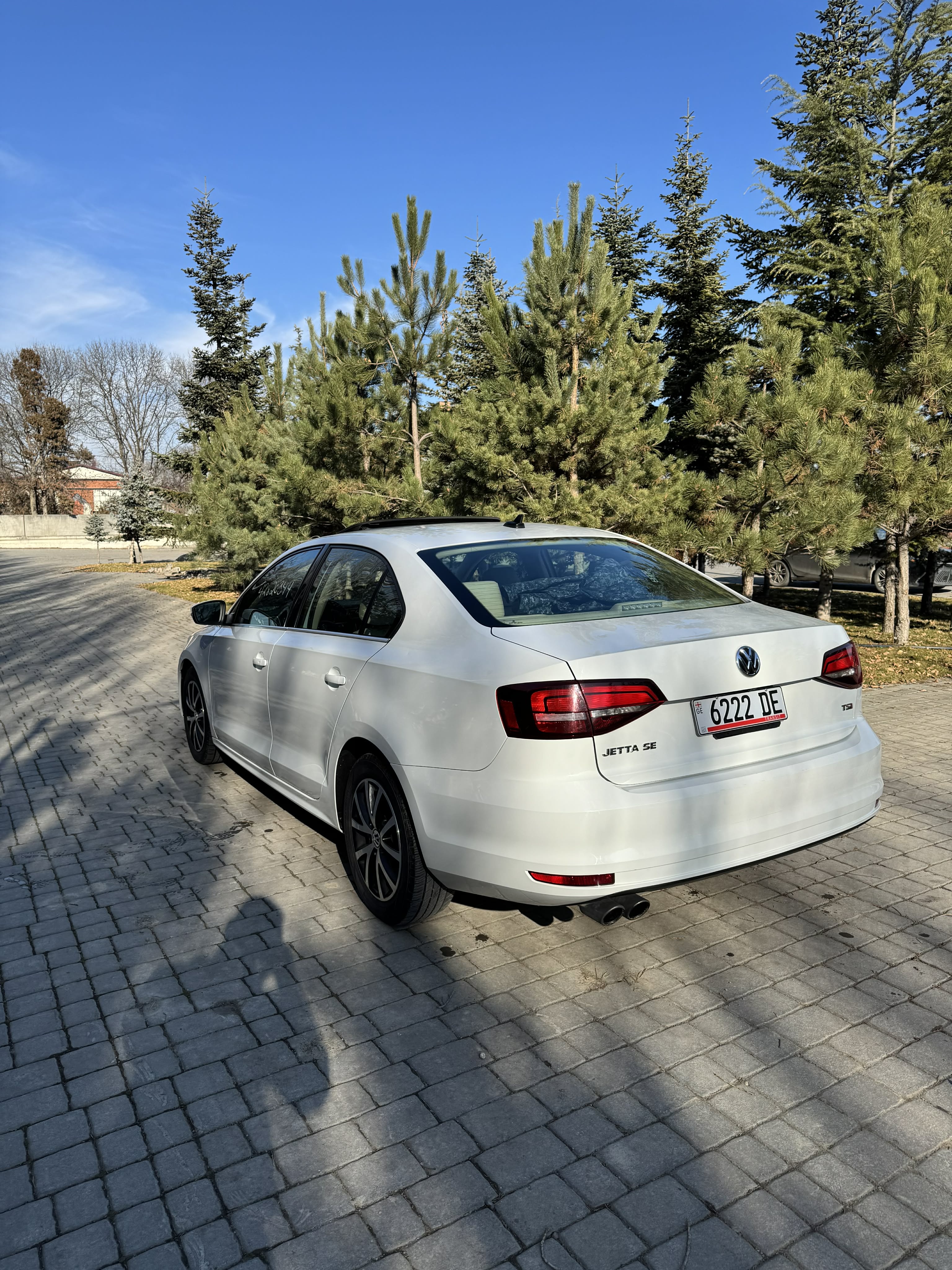 Volkswagen Jetta 2016 — photo 2