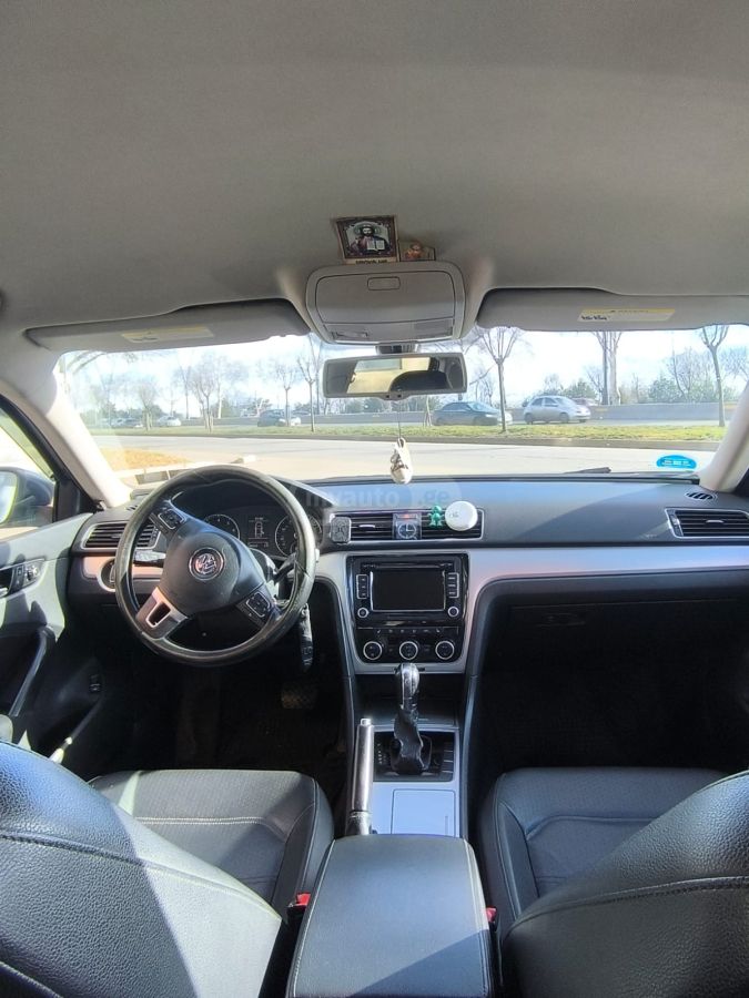 Volkswagen Passat 2012 — photo 2