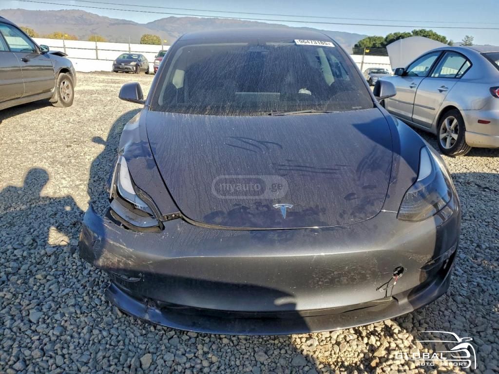 Tesla Model 3 2023 — photo 2