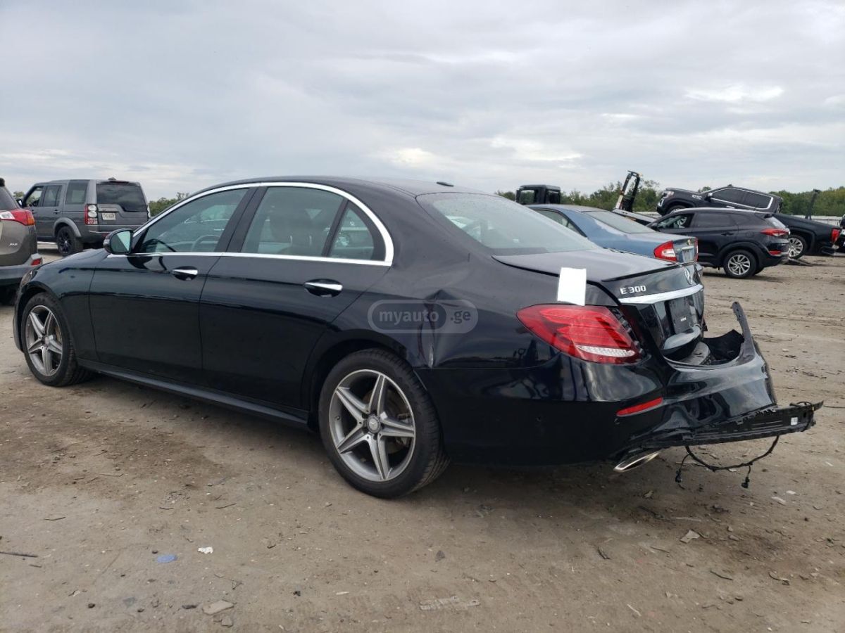 Mercedes-Benz E 300 2017 — photo 2
