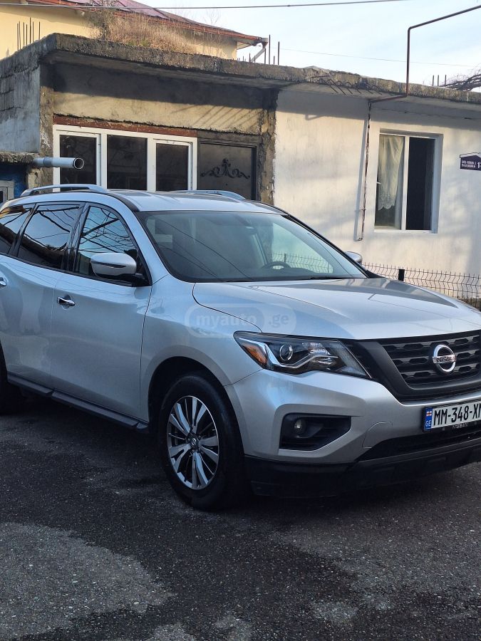 Nissan Pathfinder 2017 — photo 2