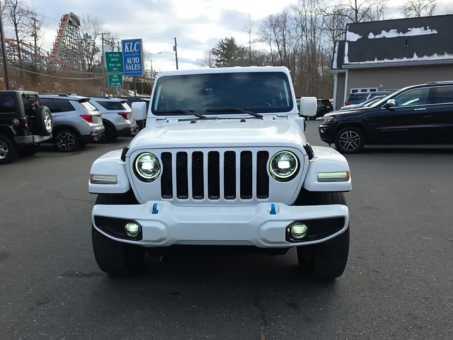 Jeep Wrangler 2023 — photo 2