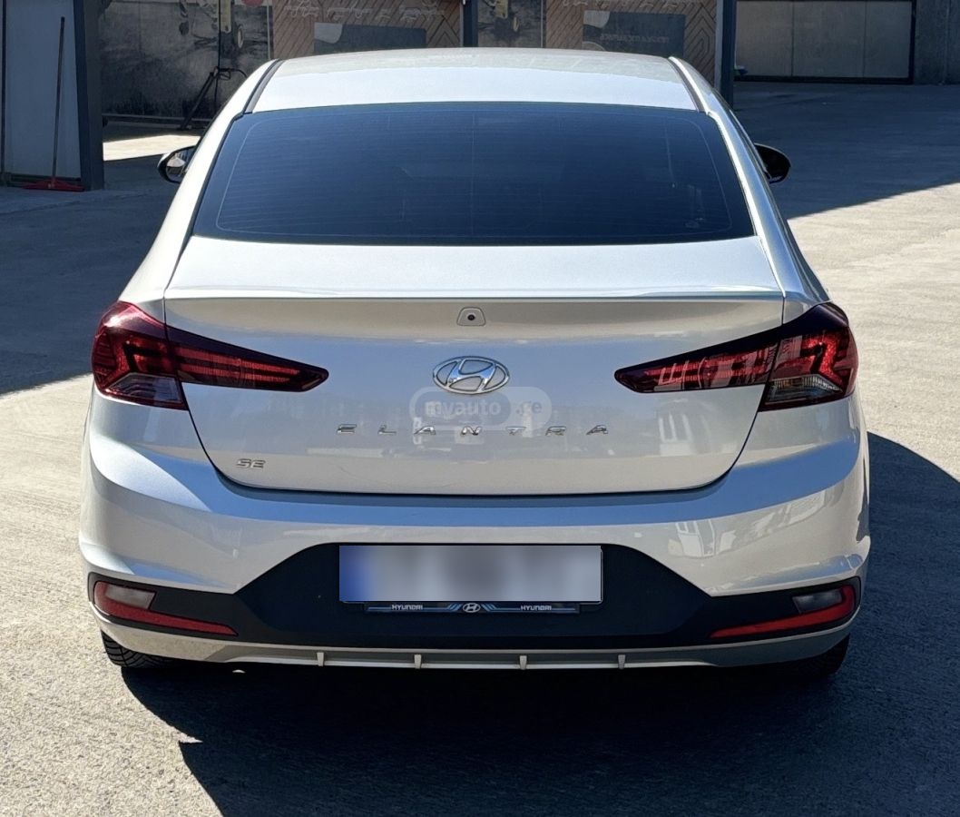 Hyundai Elantra 2019 — photo 2