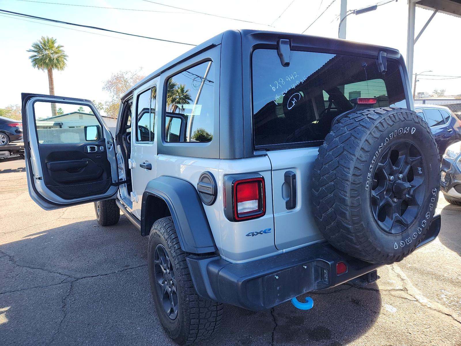 Jeep Wrangler 2023 — photo 2
