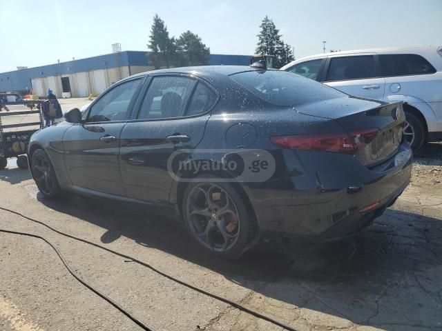 Alfa Romeo Giulia 2019 — photo 2