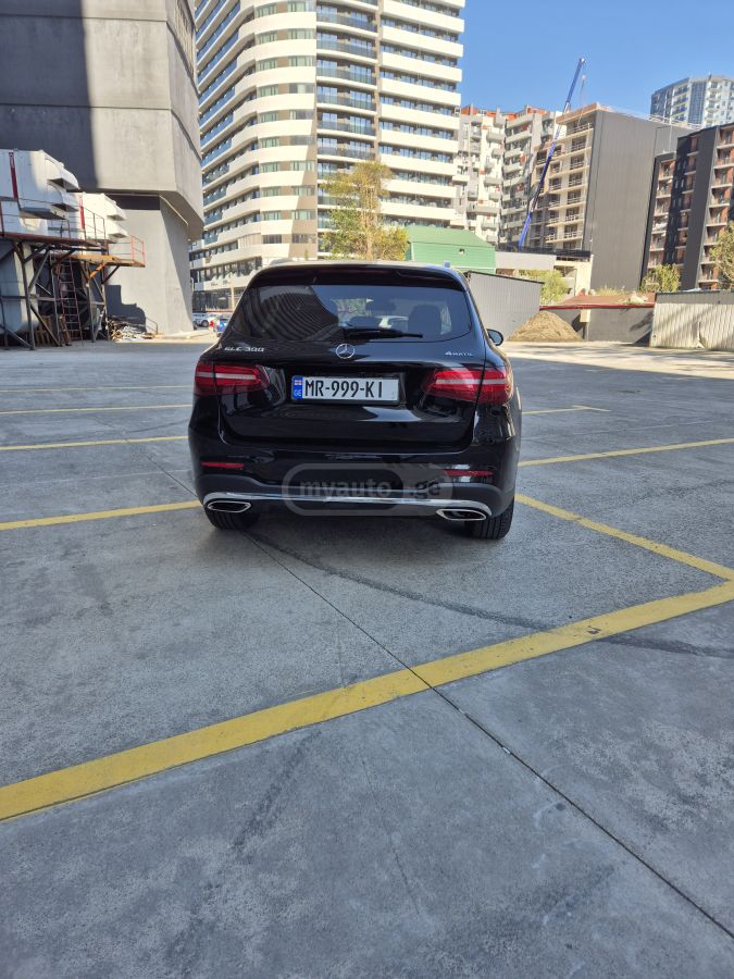 Mercedes-Benz GLC 300 2017 — photo 2