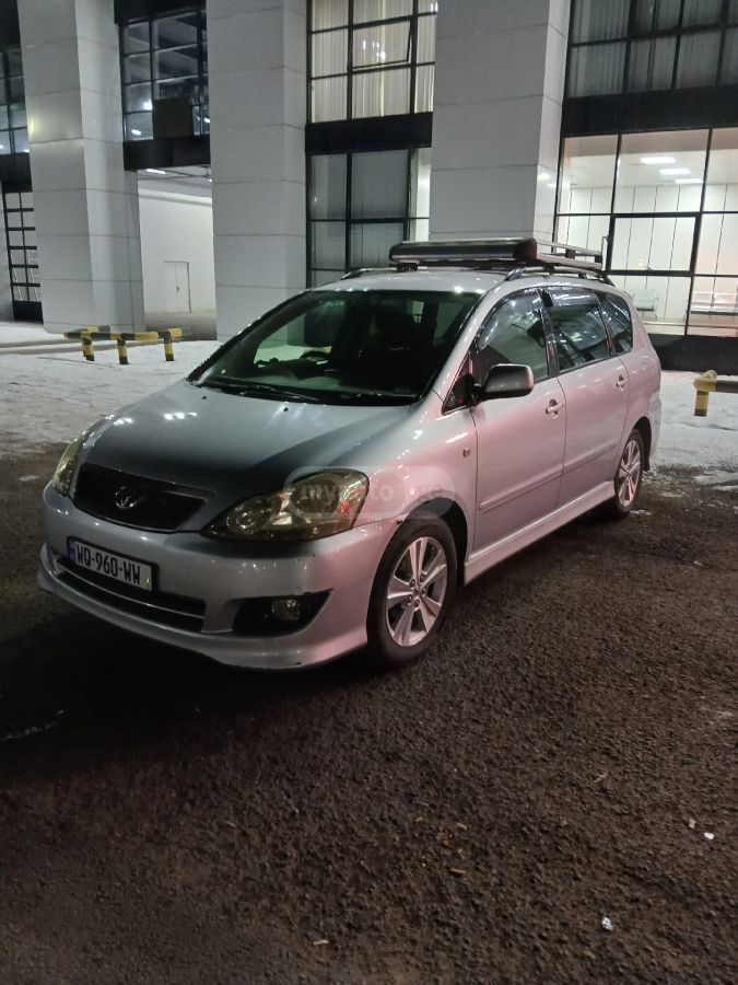 Toyota Ipsum 2003 — photo 2