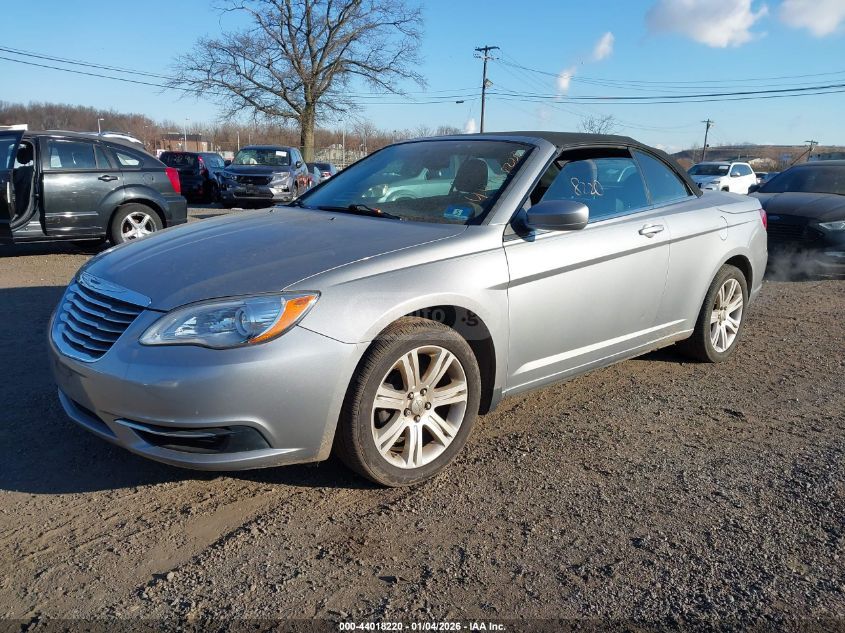 Chrysler 200 2014 — photo 2