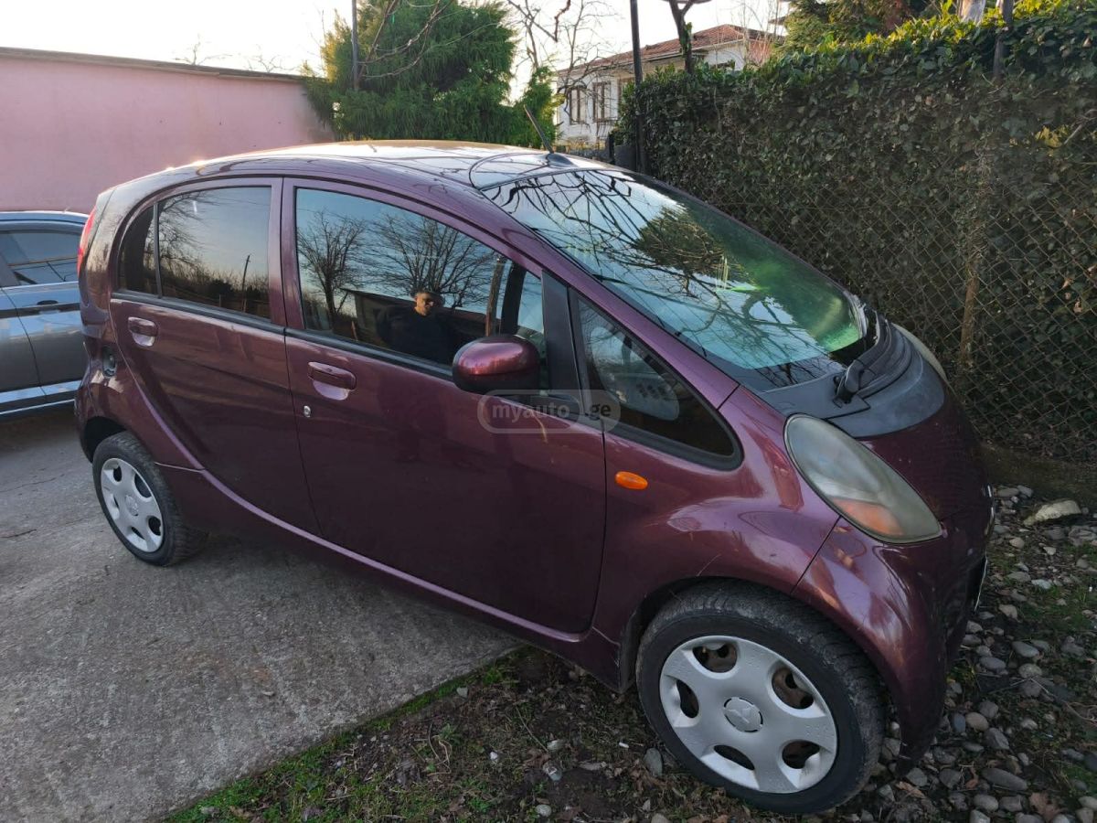 Mitsubishi I