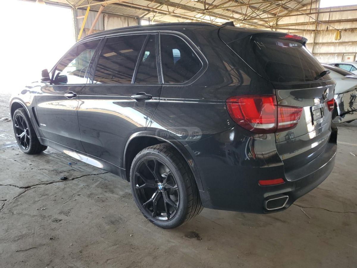 BMW X5 2017 — photo 2