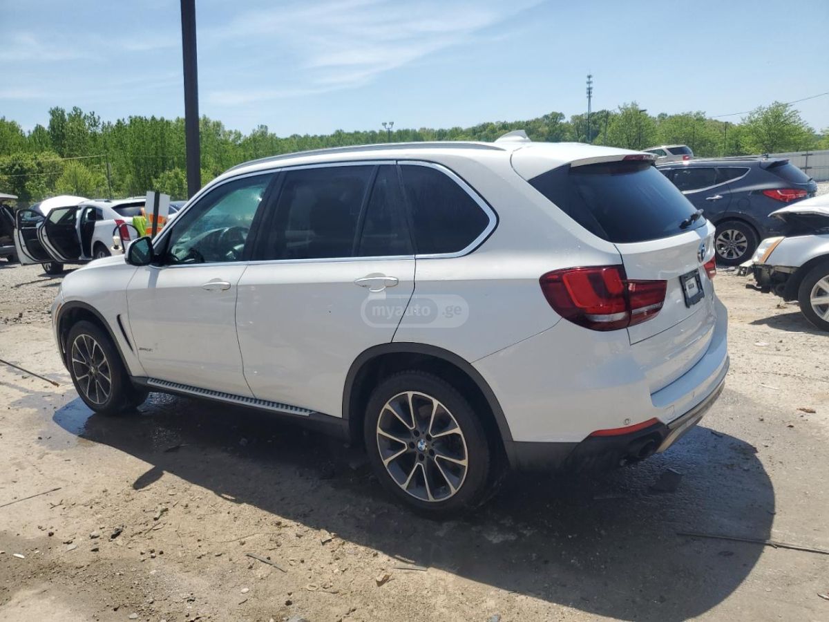 BMW X5 2015 — photo 2