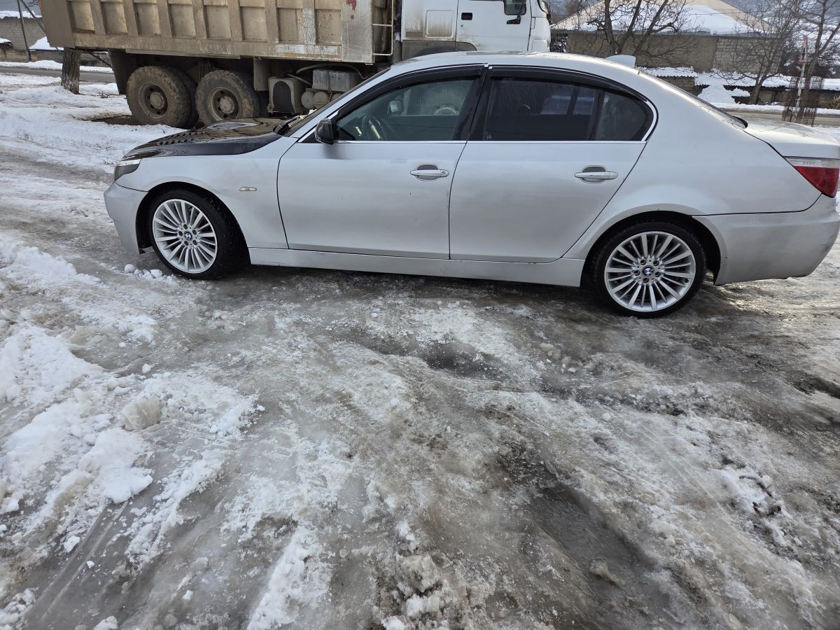 BMW 530 2004 — photo 2