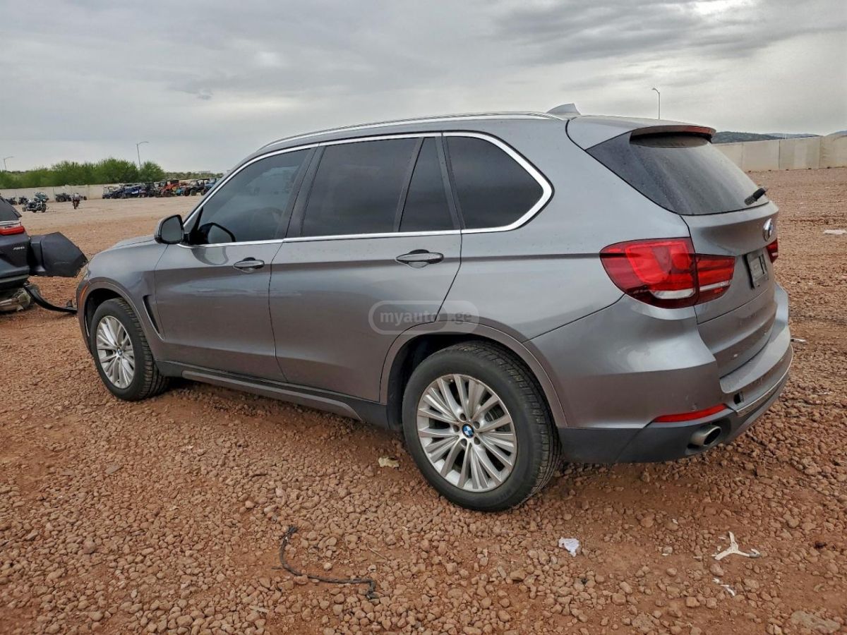 BMW X5 2016 — photo 2